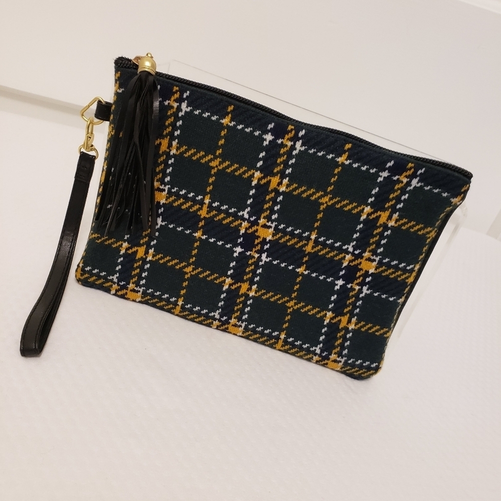 Tahari Green Plaid Small Wristlet/Pouch